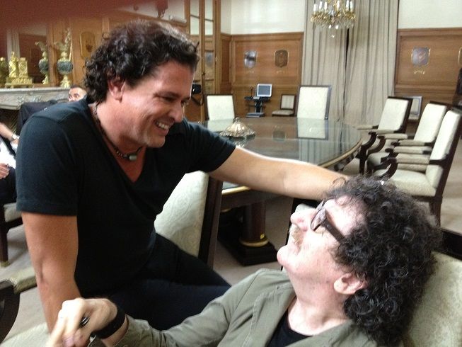 Carlos Vives nos cuenta que: Volví a Nacer Foto 2