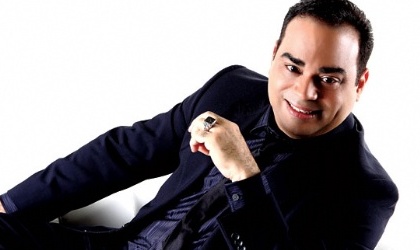 Gilberto Santa Rosa pregunta ¿Estás Ahí? | LatinOL.com Música