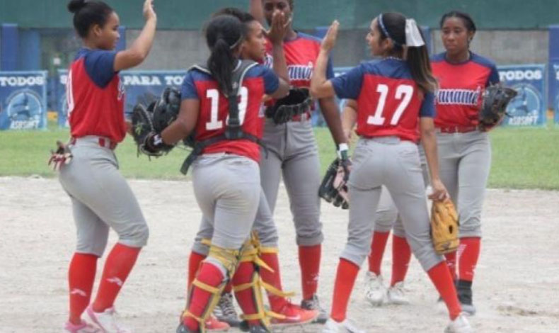 Sóftbol femenino de Panamá debutó con victoria | LatinOL ...